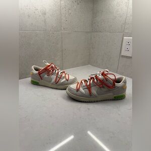 Off white lot 13 
Men’s Nike Off White 
Size 10.5